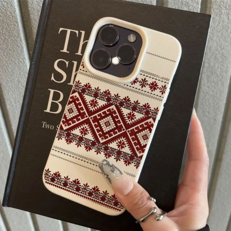Custodia per cellulare con mot - Embroidery X Pattern recensione e prezzo