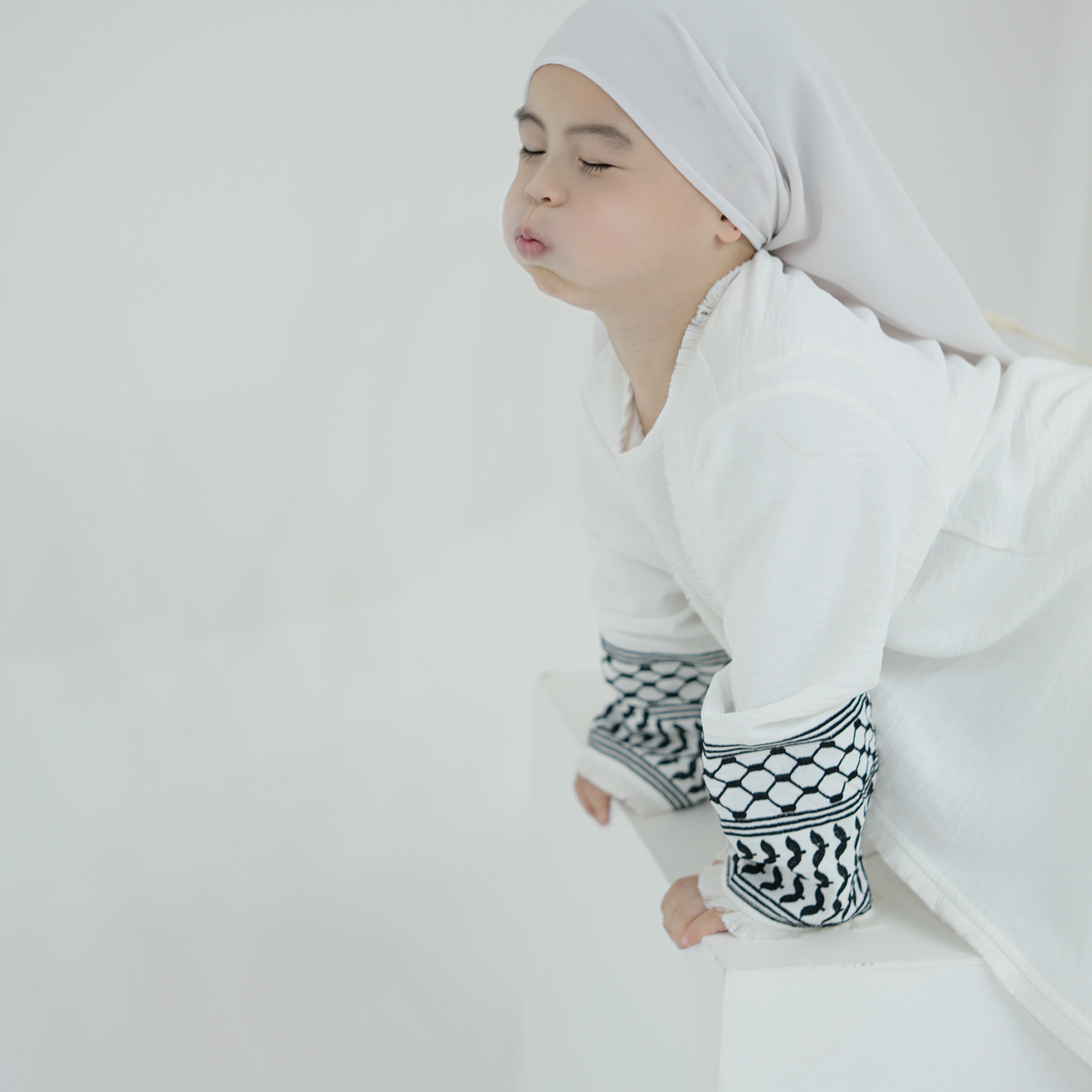 Donne bambini nappa ricamo Kim - Embroidery Kebaya recensione e prezzo
