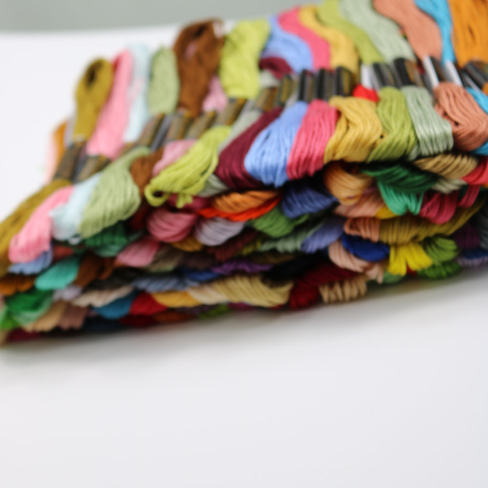 Filo per punto croce fisso in  - Embroidery In The Piece recensione e prezzo
