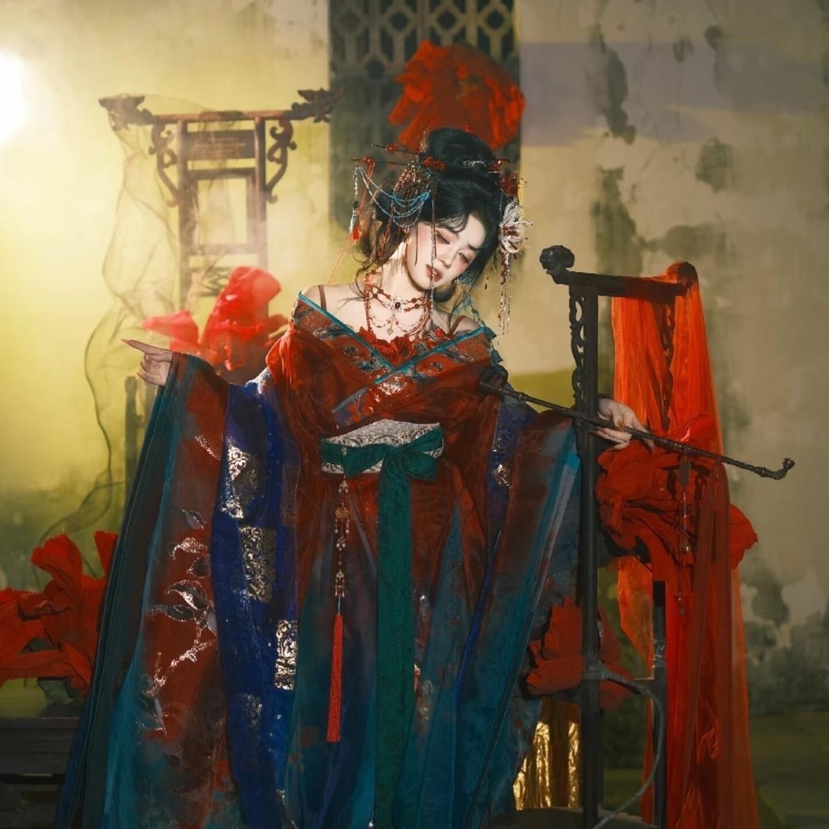 Hanfu Nero Blu Ricamato da Don - Embroidery Dress recensione e prezzo