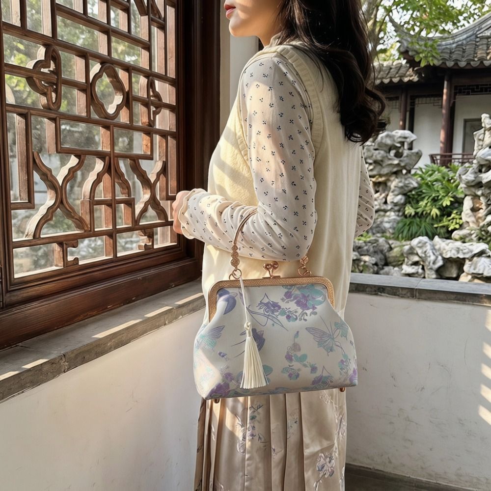 Borsa a Tracolla in Stile Cine - Embroidery Kiss recensione e prezzo