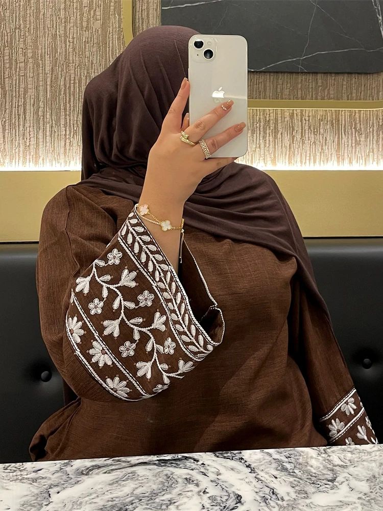 Fiore di lino ricamato Abaya 2 - Embroidery Kebaya recensione e prezzo