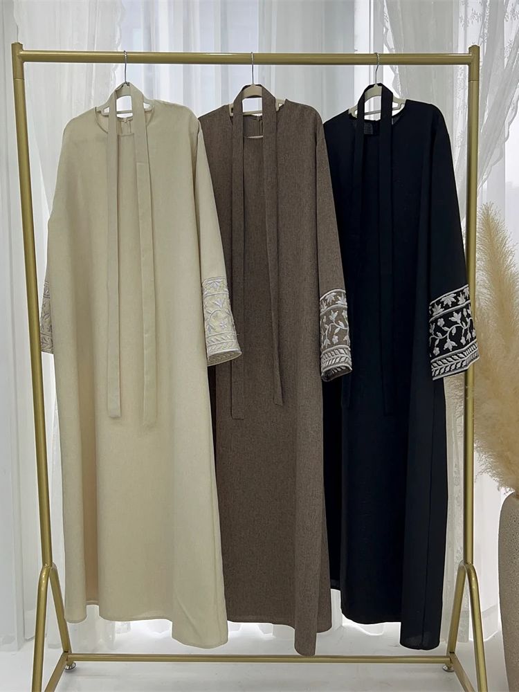 Fiore di lino ricamato Abaya 2 - Embroidery Kebaya recensione e prezzo