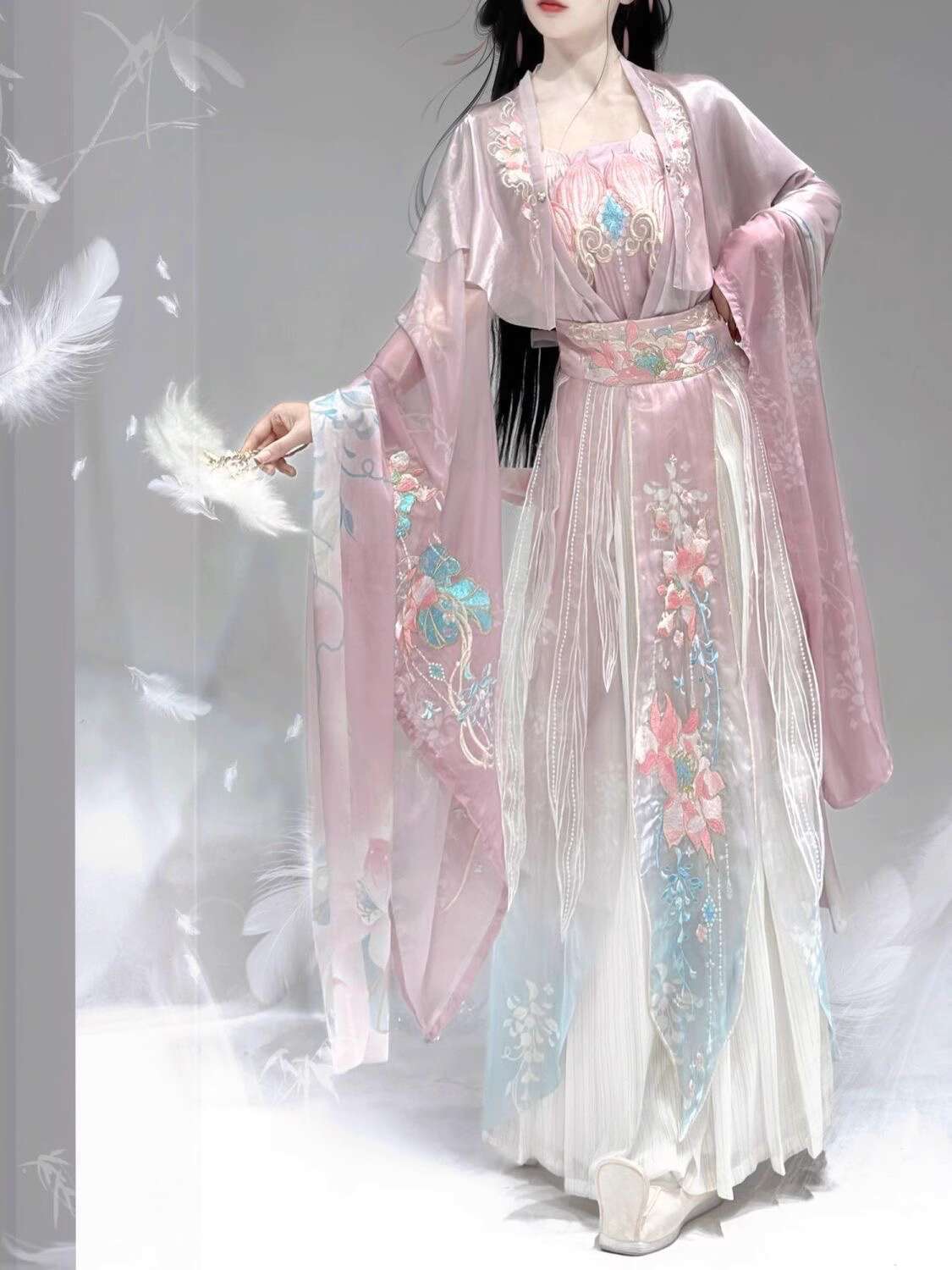 Nuovo Hanfu Wei Jinfeng Indust - Embroidery In The Piece recensione e prezzo